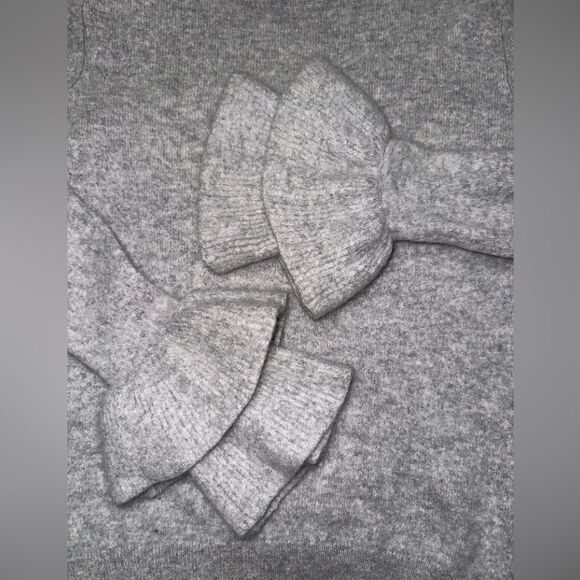 ANTONIO MELANI 100% Cashmere Gray Crew Neck Sweater with Ruffle Cuffs - Picture 6 of 7